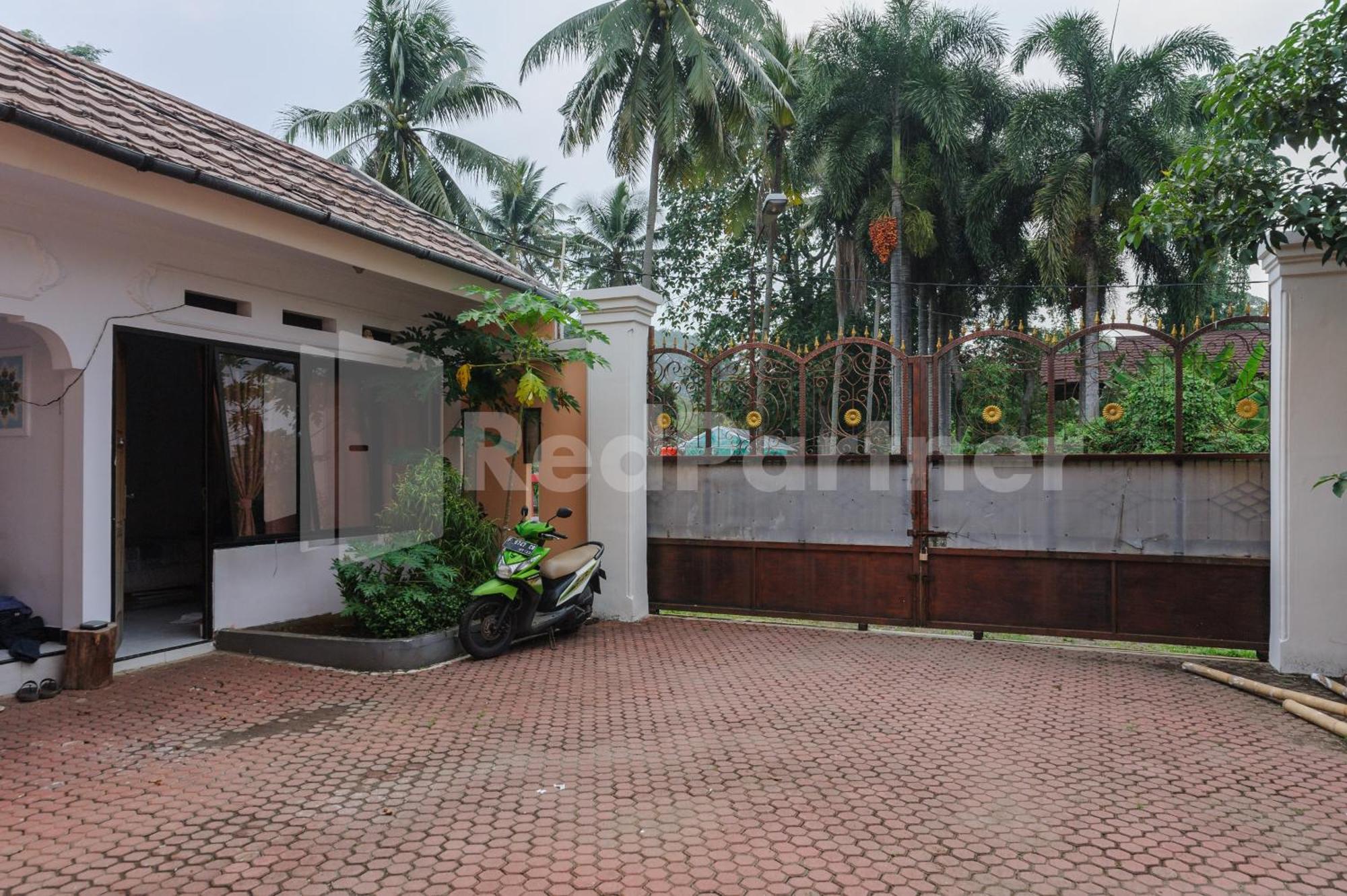 Pondok Cimanggu Syariah Mitra Reddoorz ボゴール エクステリア 写真